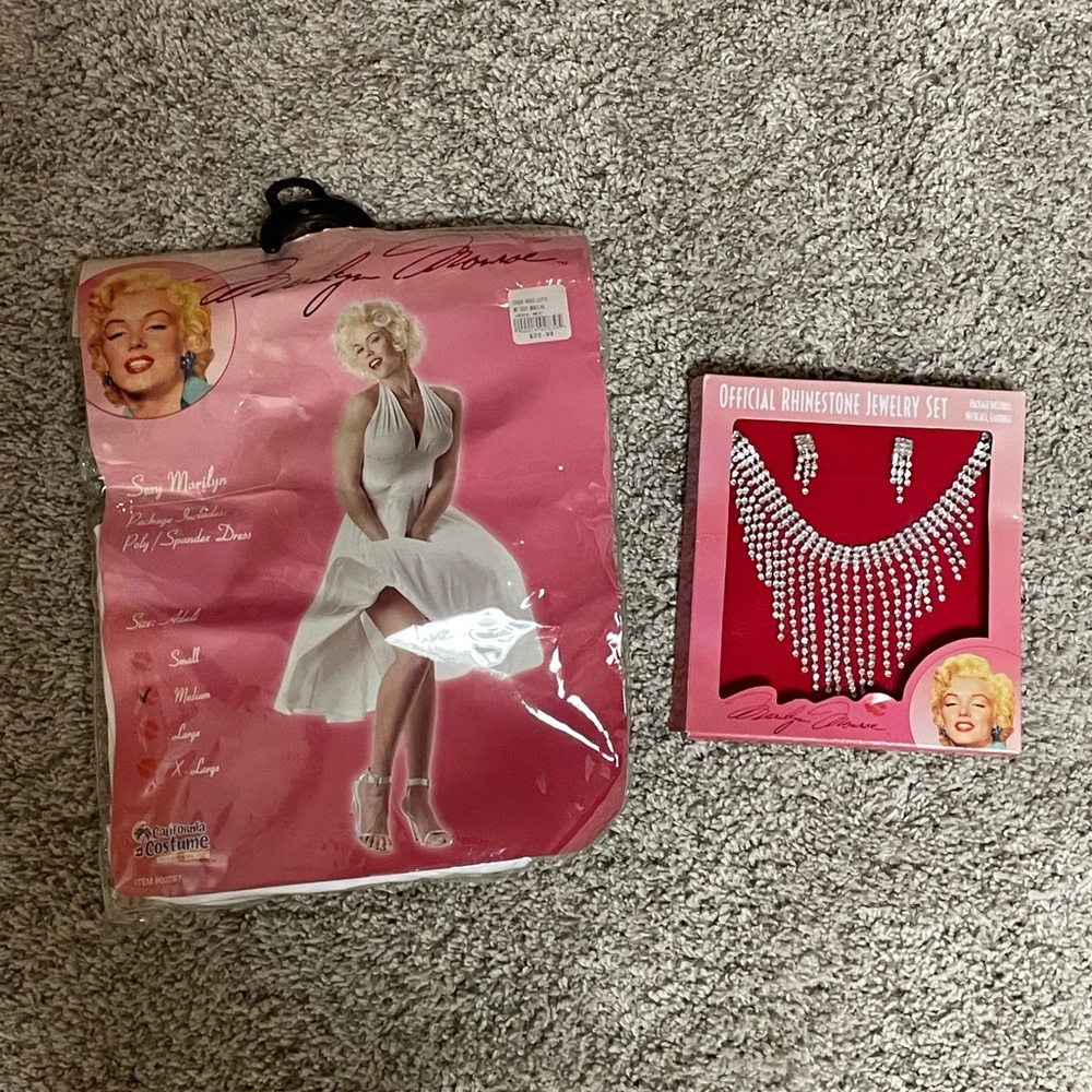 Marilyn Monroe Costume and Jewelry Set
